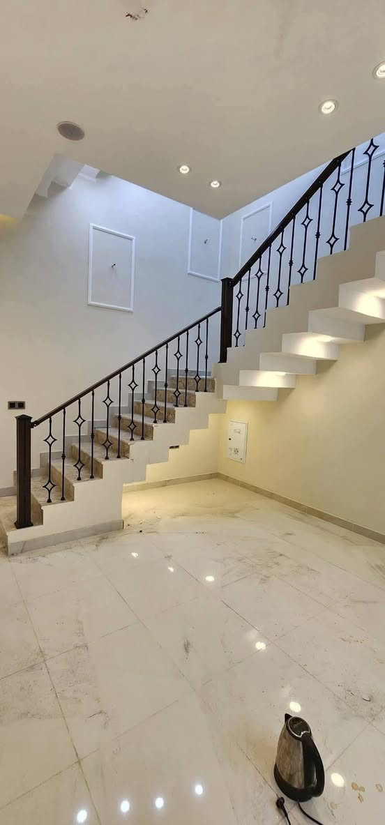 🔻الى أهالي الديوانية🔻
محجرات ألمنيوم بتصاميم عصرية 

نقدم لكم أجمل محجرات الألمنيوم المناسبة للدرج والبلكونات،
تصاميم أنيقة تضيف لمسة فخامة وأمان لبيتكم.

✔️ جودة عالية
✔️ شغل مرتب ودقيق
✔️ تصاميم حديثة تناسب كل البيوت
✔️ أسعار مناسبة

للحجز والاستفسار راسلونا على الواتساب
 ***********
اختار الفخامة… وخلي بيتك يبرز بالأجمل ✨
