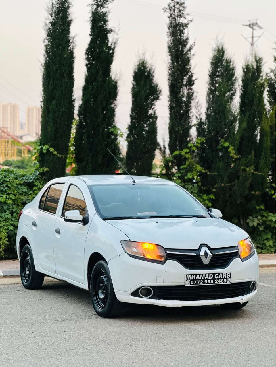 بسم اللە رحمان رحیم 
رینۆی سیمبول مۆدیل ٢٠١٦ سەیارەکە زۆر جوان و تازە ماوەتەوە ٣ پارچەی بەس پەمپە و یەک دینار مەسرەفم تیا نەهیشتوە زۆر مەزبوتە رۆنی گیر و مەکینەی تازە گۆراوە گیر و مەکینە و کارەبایاتی بەشەرتی یەک هەزار سال تەقە و رەقەی بەشەرتە جام کارەبا و سەنەوی تازەیە تا ٢٠٢٨ مانگی ٤ تەحویل و براوە و خرامەی بەشەرتی ١٠ سال شاشە و کامیرام بۆ بەستوە تەحدید سورعە مەرکەزی و کۆنترۆل جوتیک لیدم بەستوە بۆ نزمەکەی بای ١٠٠ دۆلارە تایەی زۆر باشە بۆ مەسرەف مەگەری سەیارەکە هی مالانە 
نرخی ٦٥ گەلا و مەجالیکی برایانە 
لە سلیمانیم 
*********** ڤایبەر و وەتساپی لەسەرە و ٢٤ کراوەیە السليمانية, العراق
