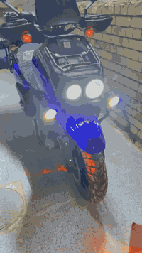 الدراجه للبيع صار ١٠ ايام من اخذتها بس عندي بناء واريد ابيع  ماشيه ١٦ ...