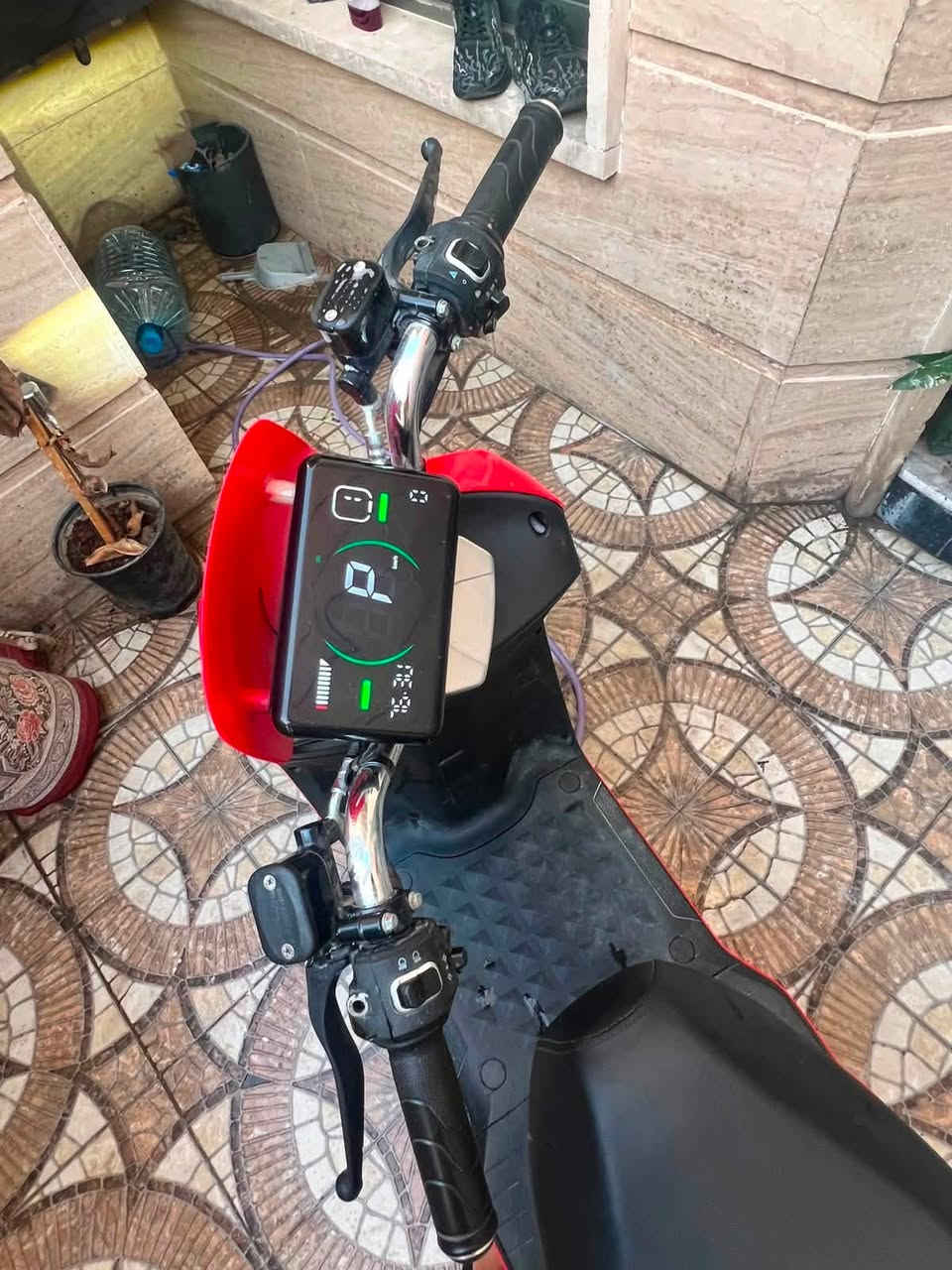 للبيع موديل 2025 بوليسي حجم صغير يحتاج بطاريات وشاحنه السعر 450 وبيه مجال مكان البلديات ***********
