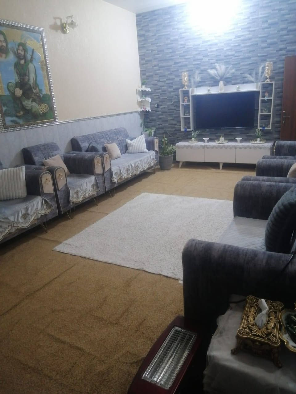 السلام عليكم بيت للبيع الزعفرانية المساحة 100متر مربع نهاية شارع المعهد طابو زراعي سند 25 طابق ونص كامل من كلشي أي نقص مابي شارع تبليط للاستفسار الاتصال واتساب ***********
