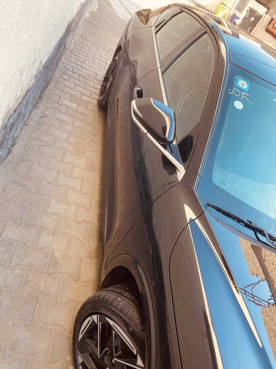 من رخصه  الادمن  k4 مديل ٢٥  السياره كتاب شهداء مرقمه وجاهزا بس صبغ قبق جنطه ودفيوزر عوزهن صبغ ابيع  كما موضح بالصور  

مواصفات السياره 
جيتي لاين
محرك ٢٠٠٠ دوش
سايد بريك دكمه 
الكشنات تدفئه تبريد

والله متروسه مواصفات نصهن مااعرفهن 

السياره ماشيه ٦٧٨٠ km
والله زيرو 
***********
واتساب***********
