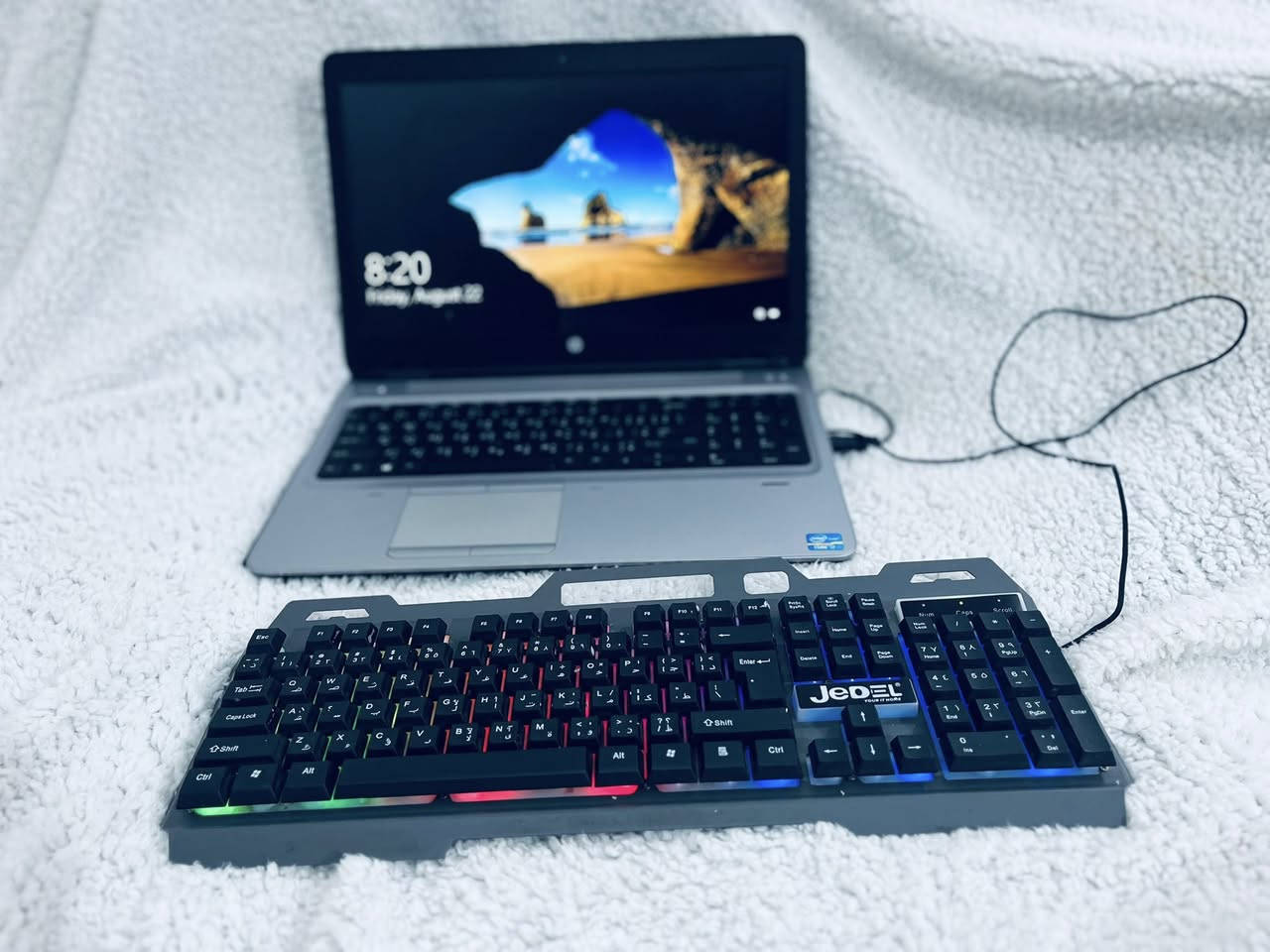 السلام عليكم
💻 لابتوب HP للبيع – أداء قوي للأعمال والبرامج الثقيلة

المواصفات:
 • المعالج: Intel Core i7-7820HQ
 • السرعة: 2.90GHz
 • الرام: 8GB
الذاكرة  ssd gb 256 
 • النظام: Windows 10 Pro (64-bit)
 • كرت الشاشة: Intel HD Graphics (مدمج)
 • الشاشة: واضحة ومناسبة للعمل والدراسة
 • الحالة: شغال تمام بدون مشاكل

شنو يشغّل؟
✔️ برامج الأوفيس (Word – Excel – PowerPoint)
✔️ تصفح إنترنت سريع وتشغيل يوتيوب
✔️ تصميم خفيف (Photoshop – Illustrator)
✔️ مونتاج خفيف (Premiere – Filmora)
✔️ مناسب للدراسة، الشغل المكتبي، والعمل عن بعد

 • اللابتوب عملي وقوي
 • مناسب للطلاب والموظفين
 • البطارية من ساعة الى ساعة ونصف  حسب الاستخدام

اللابتوب يجي وياه شاحنة وكيبورد

تواصل ع الرقم ***********
او تواصل خاص
