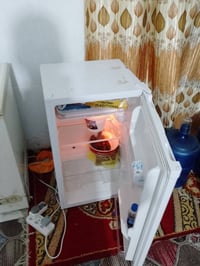 ثلاجة • اغراض للبيع • سعر خاص