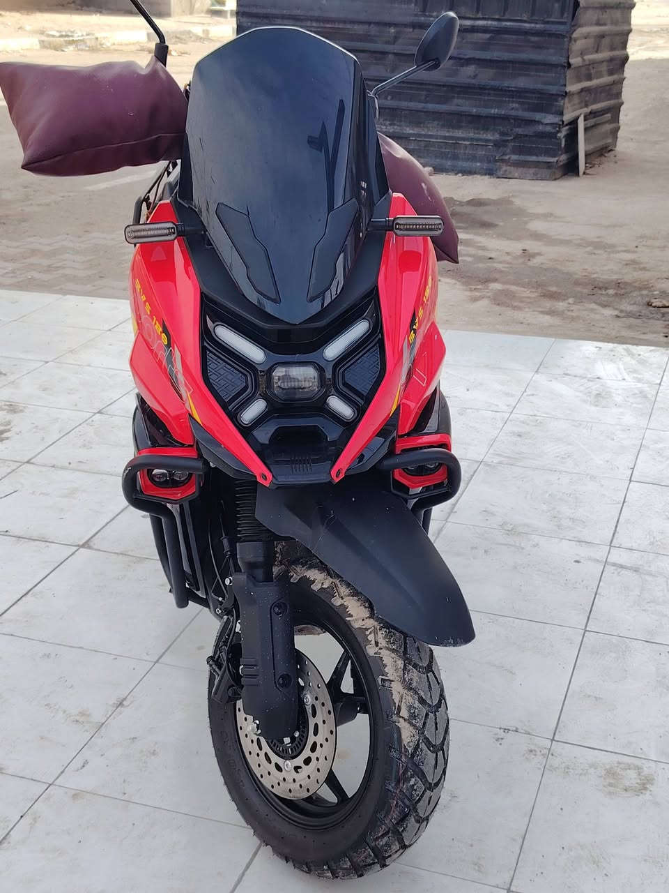 السلام عليكم..... من رخصه الادمن
دراجه اباجي جبلي موديل ٢٠٢٦ استخدام اسبوع فقط
مواصفاتهه كدامك درع حديد. لايت ضباب عالي ناصي شاشه الكترونيه 
للبيع او للمراوس ب إيراني او هندي
مكاني البصره القرنه الشرش
*********** السعر ١٤٠٠
