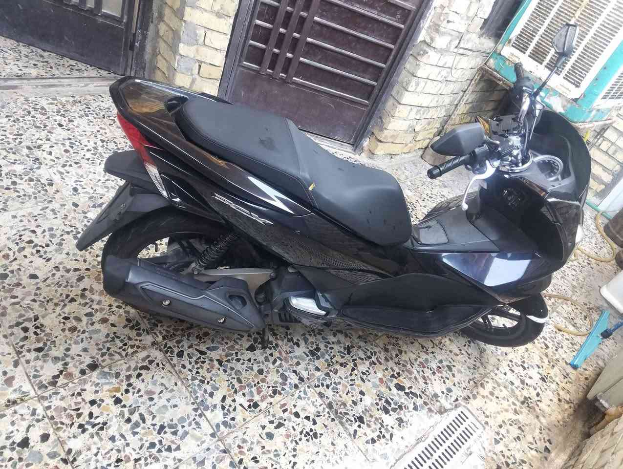 دراجه بي سي اكس للبيع
جيل ثاني ياباني 
مكينه 150 
دراجه نضيفه وحلوة 
وبالنسبه للدهن اديرلها موتل كل شهر  يعني مكينه فوللل 
للامانه مشتريها قبل 4 اشهر  ب19 ورقه لان خذتها شبه رمبه  بس احتاجيت فلوس هسه وكلت ابيعها 
 السعر مليونين ونص وبيها مجال 
مكاني بالحميديه قرب العمارة الخضرة


**إذا كنت صاحب هذا الإعلان وتريد حذفه لأي سبب، رجاءا أرسل رسالة إلى الدعم الفني**