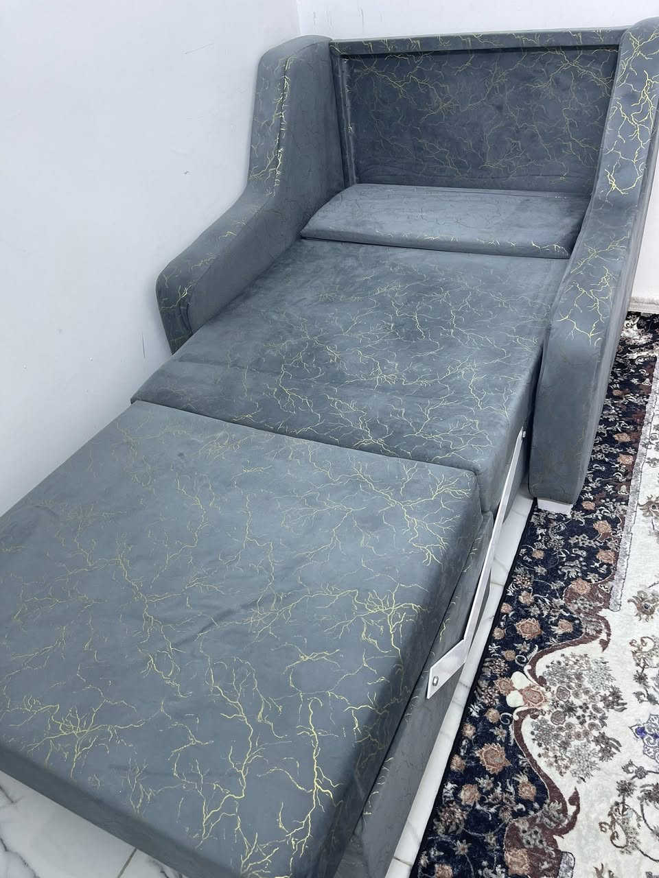 السلام عليكم
تخم 7 مقاعد وكرسي مفرد يصيرن سرير ومخزن للبيع 
للاستفسار خاص


**إذا كنت صاحب هذا الإعلان وتريد حذفه لأي سبب، رجاءا أرسل رسالة إلى الدعم الفني**