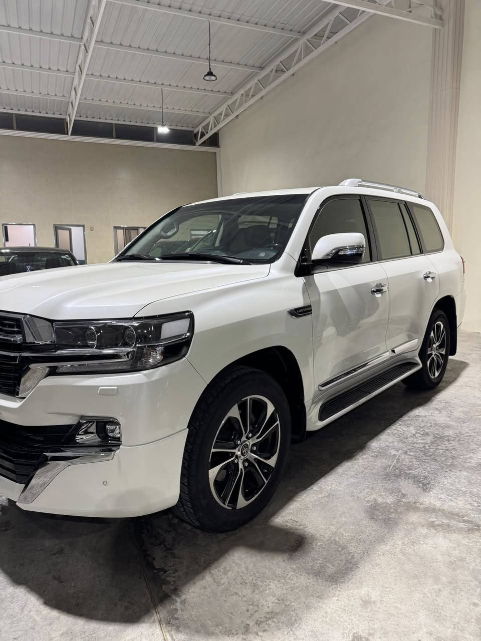 LAND CRUSIER 2021 

الفئة : بحراني 

بدون اضرار بحالة الوكالة

الممشى : 66.000 km 

الموصفات  

سلايد 
بصمة تشغيل + ابواب 
كراسي جلد + كهرباء ( قرميدي )  
جنطة كهرباء 
بقية مواصفات البحراني معروفة 

اي استفسار زيارة المعرض او الاتصال على الرقم ***********
