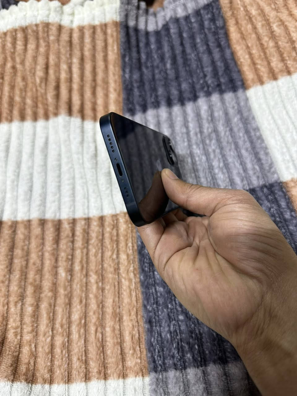 ايفون 13عادي بطارية 93 مكفول وجديد 
نظيف جداً ذاكرة 128 
#سعره 475 مكاني نجف 
للاستفسار اتصل.   ***********
