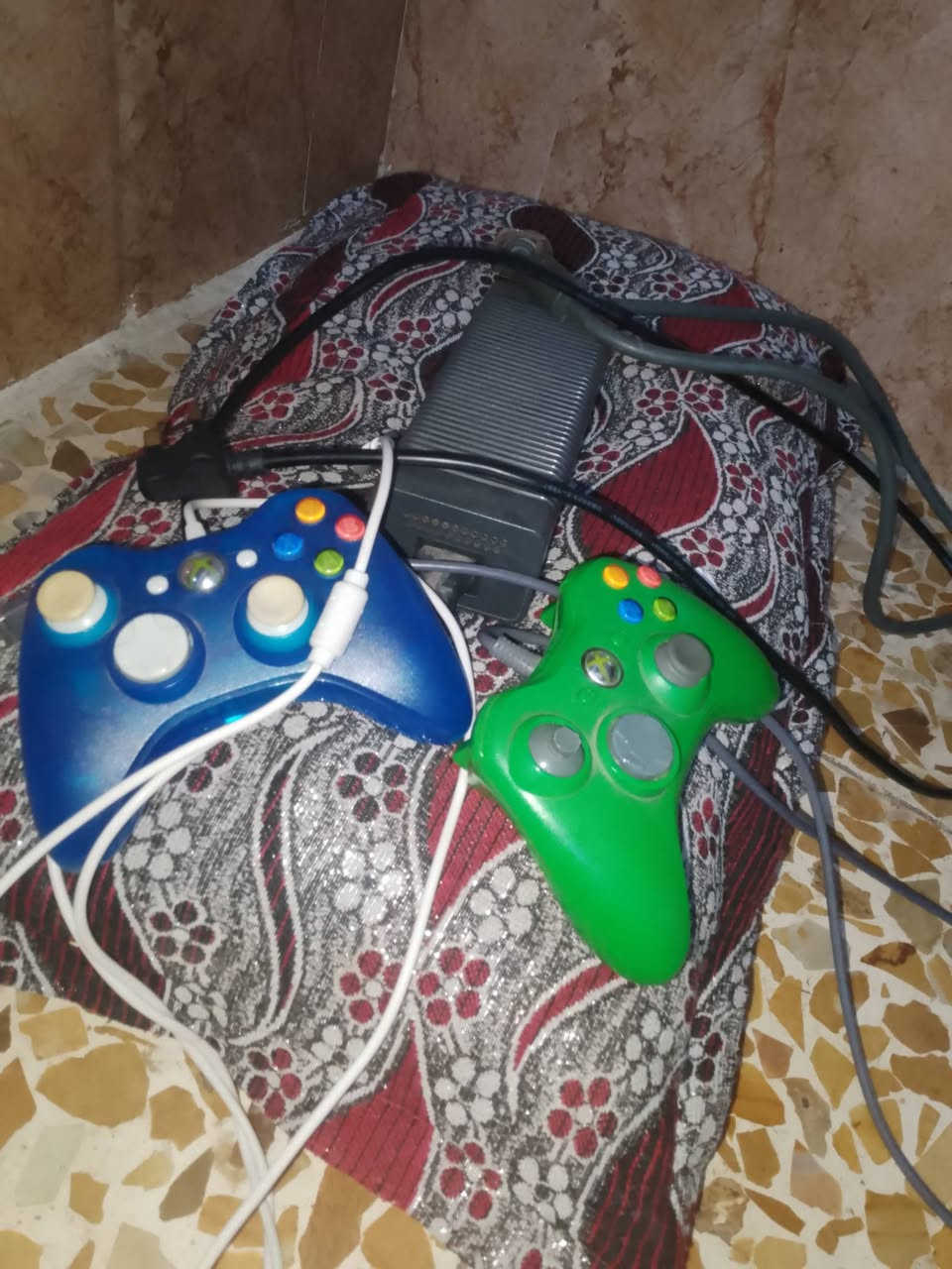 سوني اكس بوكس 360 للبيع
نضافه 90/100
مليان العاب 
كول اوف ديوتي 3اجزاء 
بيس 13/25
كاونتر سترايك 
باتلفيلد 3اجزاء 
بلور سيارات
فورزا هوراين 2/3
درايفر G T A 5/ وسان اندرياس 
وبي بعد هم العاب 
السعر 105 وبي مجال قليل 
العنوان حي الميثاق يم ساحات الميثاق


**إذا كنت صاحب هذا الإعلان وتريد حذفه لأي سبب، رجاءا أرسل رسالة إلى الدعم الفني**