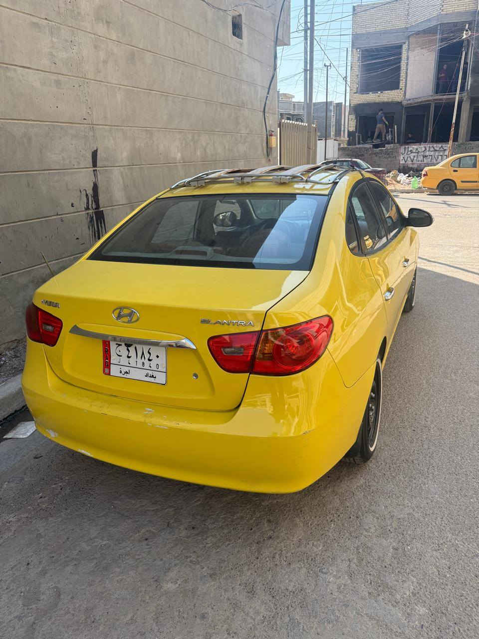 السلام عليكم النترا موديل ٢٠١١ شركة العامة سياره جاهزه مكينه ٢٠٠٠ بدون حادث فقط طخه صغيرة مصفره هيئة دوشمه عام كير مكينه حدادية جديد تخم تاير جديد للبيع او مراوس بحديث العنوان بغداد حي الجهاد السعر ١١٥  الاتصال ***********
