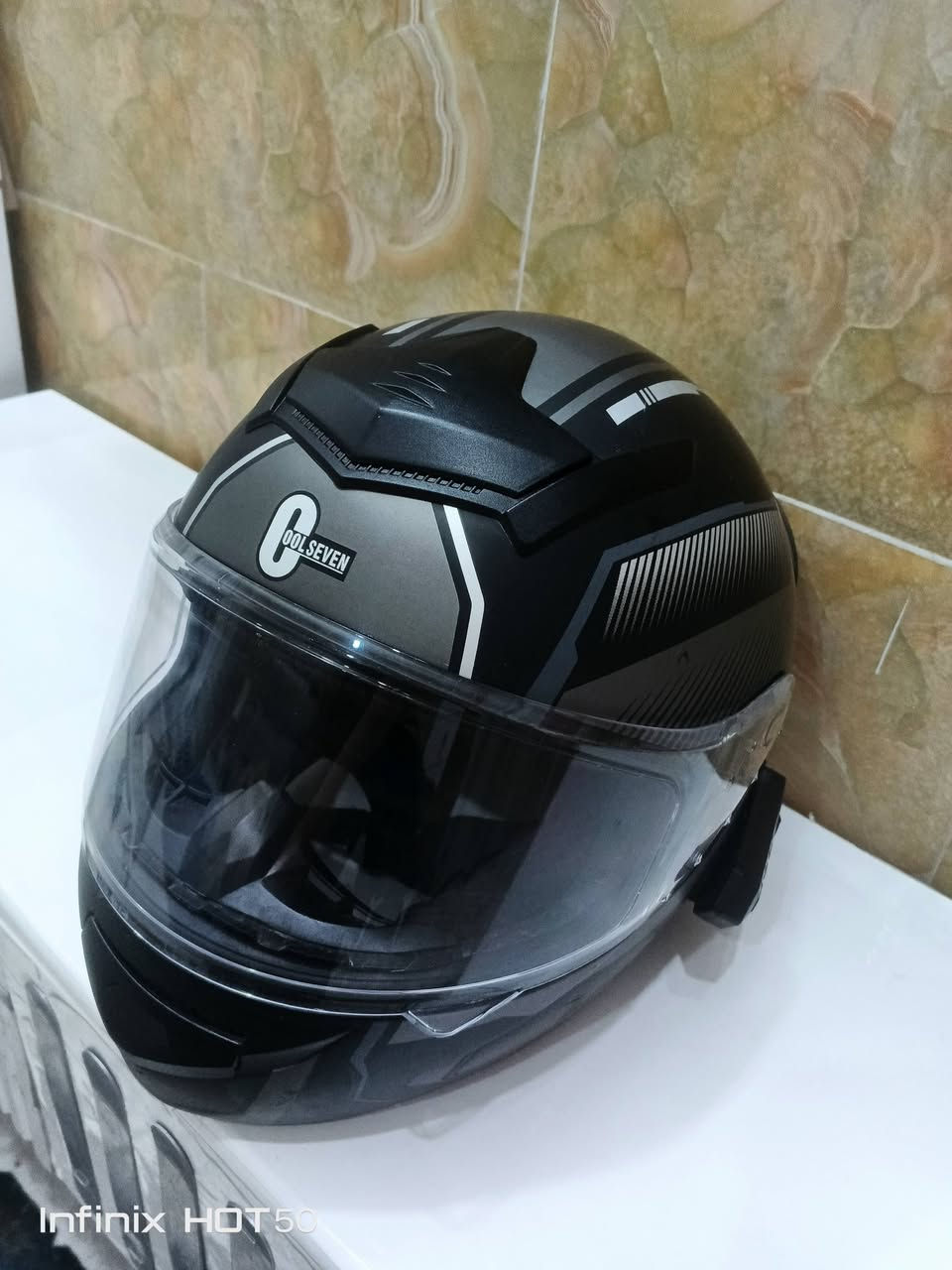 السلام عليكم خوذة أصلية ووياهة جامتين سودة مضلله وجامة عادية شكلها كلش حلو ووياهة سماعة بلوتوث نفس الي بالفيديو استخدامهن شهر واحد سعرهة 60 الخوذة والسماعات


**إذا كنت صاحب هذا الإعلان وتريد حذفه لأي سبب، رجاءا أرسل رسالة إلى الدعم الفني**