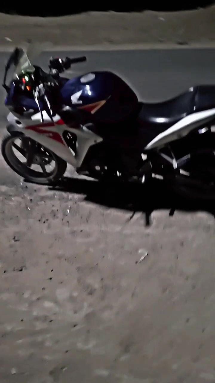 السلام عليكم دراجه CBRدرجه نظيفه كربايات كله شقاله دراجه جفته جفتها جديد دراجه بيع وراوس غير دراجه سعر مالتها مليون


**إذا كنت صاحب هذا الإعلان وتريد حذفه لأي سبب، رجاءا أرسل رسالة إلى الدعم الفني**