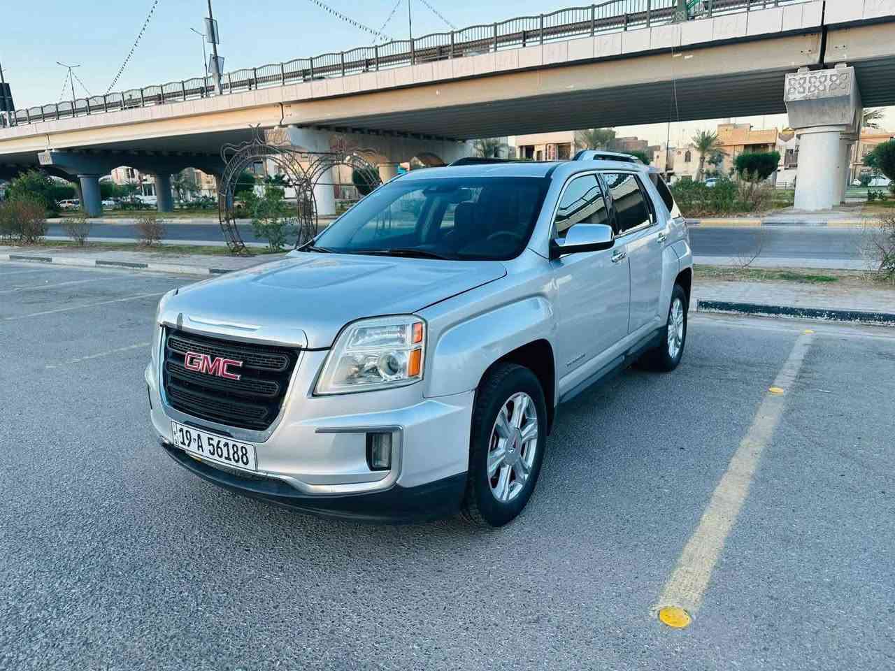 جي ام سي تيران 2016
رقم كربلاء انكليزي سنويه لل٢٩
حادثه بنيد فقط واكع عليه عمود ومرجع ع البارد 
يعني السياره بدون ضربه قويه 
لون سلفر(رصاصي) 
جنطه كهرباء
ويل كب (تخم تاير جديد)
داخل جلد اسود 
كشنات كهربائيات + تدفئه مقعد وظهر 
تحكم استيرن 
رادرات 
حساسات جانبي وامامي بالمرء
فتحه بالقماره سلايت 
السياره بيه هواي مواصفات حلوه 
عدى البصمه 
مكينه كير ع شرط 
حداديه جديده 
سياره ممتعوبه ابد وحلوه   سعر ١٤٠ وبيه مجال قليل 
للاستفسار مكان السيارة _ديوانية
***********
