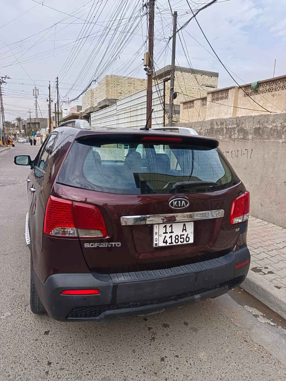 السلام عليكم كيا سورنتو للبيع وارد امريكي ضررها مثل ماموضح بالسونار الموديل 2012 السياره ليبل واحد بدون تبديل مكينه جديد حاويه جاهزه من كلشي السعر 132ورقه وبيها مجال شي قليل العنوان بغداد رقم الهاتف ***********
