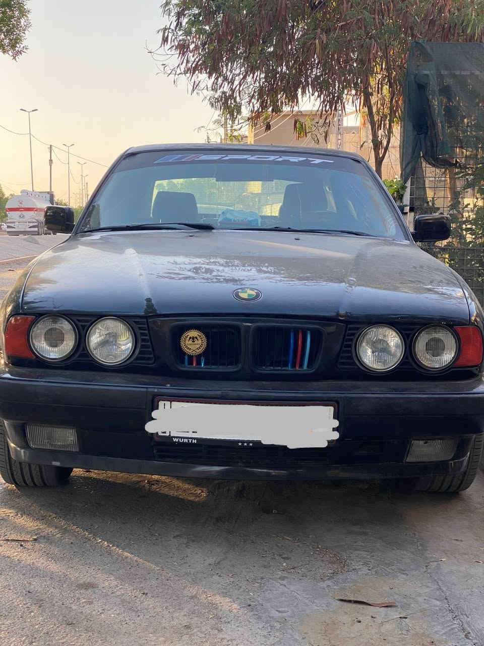 حجم V8 530 اصل بليته 
كير اوتو
مكينه مسكر
تدفئه تبريد شغالات
صدر جديد
تخم تاير ويل كب خليه
مصبوغه عام جماليه
رقم بغداد مشروع وطني
كهربائيات ابد ممجطله
كشنات كهرباء 
جام كهرباء امامي خلفي
دبل ايرباك
ولا قطرة خياس بالسياره
للتواصل***********
