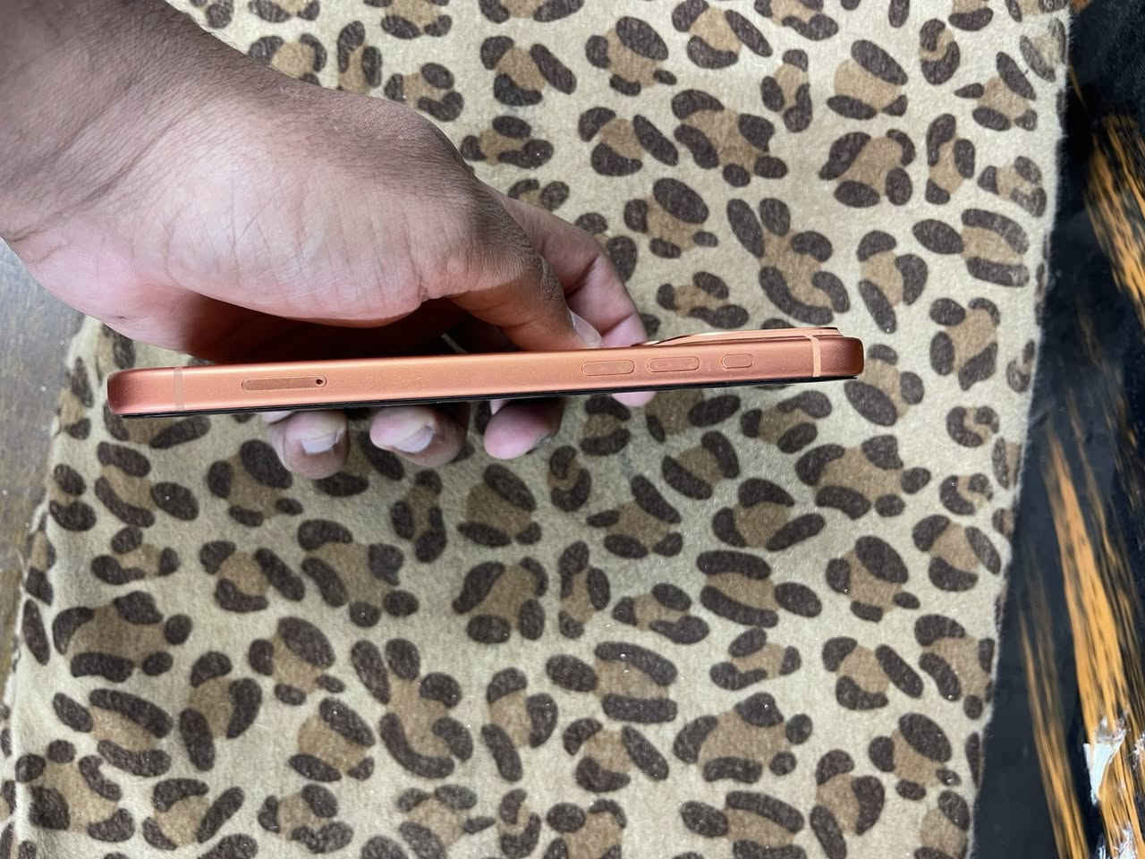 آيفون ١٧ابرو ماكس بطاريه ١٠٠ ذاكره ٢٥٦.  بغداد الأمين ماستر بعده للضمان. كامل ملحقات ٢مليون سعر


**إذا كنت صاحب هذا الإعلان وتريد حذفه لأي سبب، رجاءا أرسل رسالة إلى الدعم الفني**