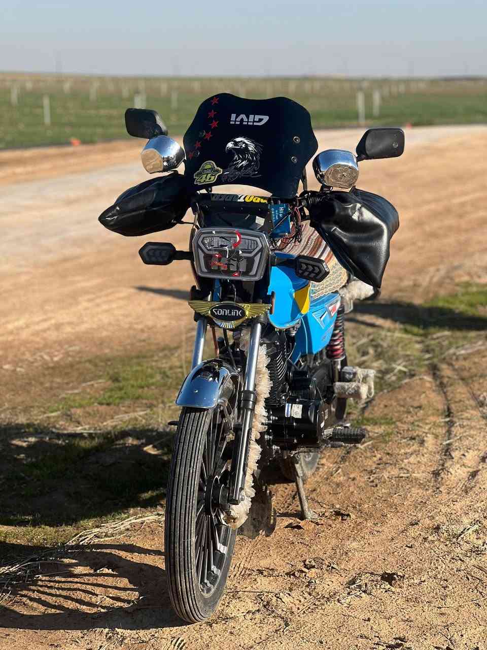 السلام عليكم للبيع موطور سولنك موديل 2024فول مواصفات كلو شرط ومكفول كفاله عامه من كهربائيات ومحرك وكشر لايت زينون محرك أسود جواكيج حجم المحرك 200 لا مكلوب ولا مدايع علا صفحه شرط للاستفسار ألخاص مفتوح أو الأتصال علا الهاتف ***********
