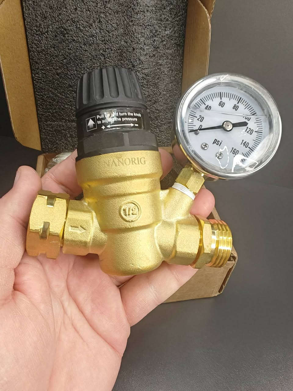 صمام تحكم بضغط الماء، نحاس بالكامل، مع الگيج الخاص، يتحمل 11 بار او 160 PSI
متوفر صمام تنظيم ضغط الماء من شركة NANORIG,، مصنوع من النحاس وخالي من الرصاص، مدخل نص انج، مع الگيج، جديد غير مستخدم بعده بالباكيت، كوالتي ممتاز جدا
يوجد توصيل لجميع المحافظات ***********
