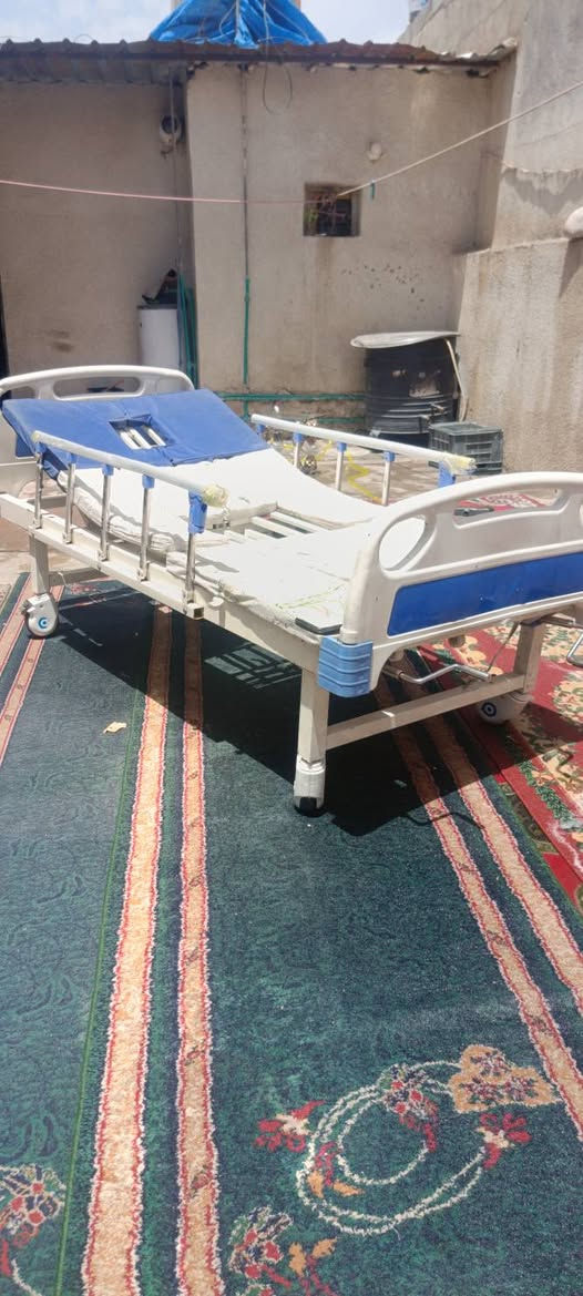 للبيع سرير طبي 5حركات نضيف مع دوشك طبي للبيع  مع دوشك نفخ مال تقرحات هديه هو والجهاز مالته  سعر ب400الف  مكاني بغداد شعب 
رقم ***********
