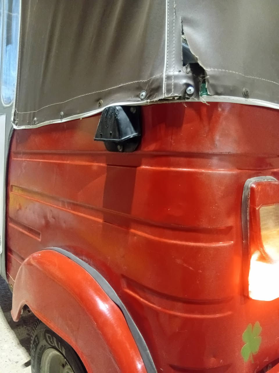 سلام عليكم ورحمة الله وبركاتة تكتك موديل 18شهر ل12محسوبه ع19 تكتك شوفت عينك كلش حلوه نصبه مال عشرين جاهزه عله اخر حبايه كبل الشارع مكاني كربلاء حي العامل الشراي يتصل ابيع هيه والغراض ***********
