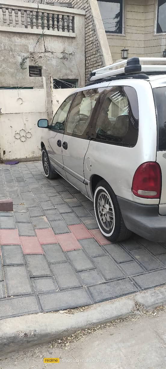 السلام عليكم عندي دوج كرفان موديل 2000 للبيع سعر خمسين ورقة هاتف ***********
