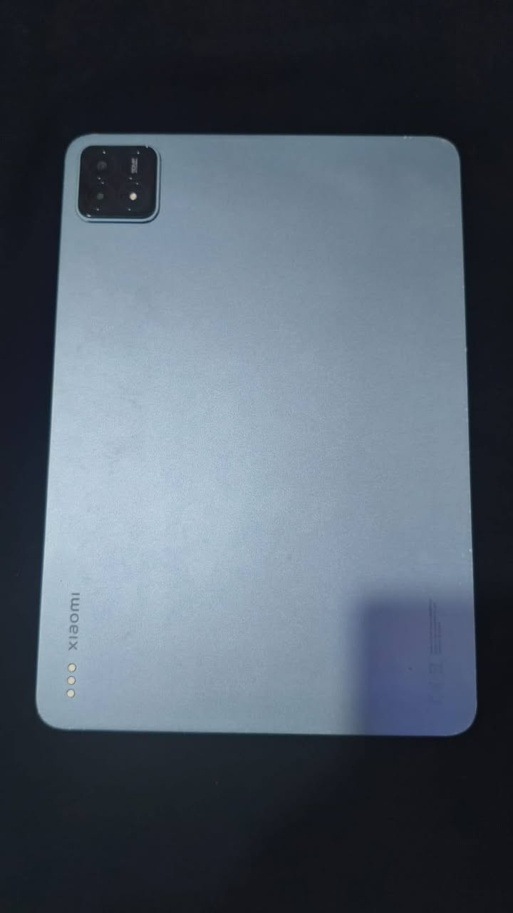 للبيع جهاز Xiaomi Pad 6S Pro، واحد من أقوى الآيبادات بالساحة حالياً! أداء خارق للجمينك، الدراسة، والتصميم وصناعة المحتوى.
للبيع جهاز Xiaomi Pad 6S Pro، واحد من أقوى الآيبادات بالساحة حالياً! أداء خارق للجمينج، الدراسة، والتصميم وصناعة المحتوى.
 أهم المواصفات:
الذاكرة الداخلية: 512 جيجابايت (تكفيك ألعاب، ملفات، ومسلسلات بدون ما تشيل هم).
الرام (الذاكرة العشوائية): 12 جيجابايت (سلاسة مطلقة بالتنقل بين التطبيقات والمهام الثقيلة).
المعالج: Snapdragon 8 Gen 2 (يشغل أقوى الألعاب مثل ببجي وغيره على أعلى إعدادات وأعلى فريمات وبدون أي تقطيع).
الشاشة: عملاقة وحجمها 12.4 إنش بدقة 3K وتردد 144Hz (ألوان خرافية وسلاسة فائقة باللمس).
الشحن والبطارية: بطارية ضخمة 10,000mAh وتدعم الشحن الخارق بسرعة 120 واط (ينشحن بفترة قياسية جداً!)..

مكاني بغداد العبيدي السعر 425 عرضتة بهذا السعر لان بي شوي عواج موضح بالصورة والجهاز يجي بدون ملحقات رقمي بي واتساب ***********

