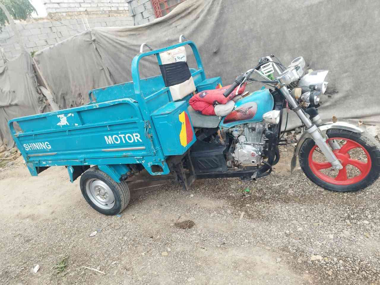 السلام عليكم ستوته مديل 19 اؤراق اصؤلي مكينه 24 جديده مامفتوحه كلها شغاله مابيها نقص سعرها 1.400 اؤ بيها مجال قليل مكانها حله ناحيت النيل  الشراي بيه خير ؤيدلل
***********
