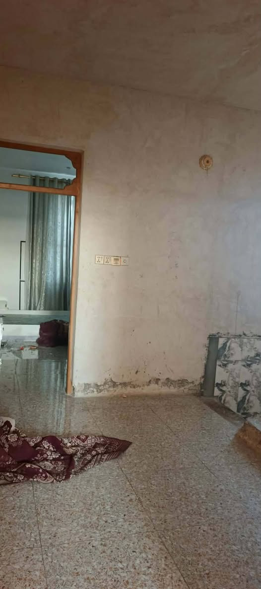 بيت للرهن 100 متر 
نجف حي النداء شارع المجمعات مقابل عمود 56 
منطقة 46 .
... طابقين...
الطابق الاول يحتوي على غرفة وصالة ومطبخ واستقبال وصحيات..
الطابق الثاني يحتوي على غرفتين وصالة وصحيات..
كونكريت مسلح...
سعر الرهن 15 مليون


**إذا كنت صاحب هذا الإعلان وتريد حذفه لأي سبب، رجاءا أرسل رسالة إلى الدعم الفني**