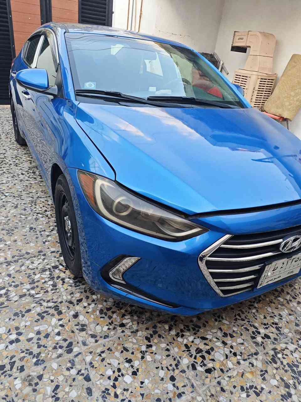 السلام عليكم
للبيع هونداي انترا 

وارد امريكي 

موديل 2017 

حادث جاملغ +بنيد مبدل 

محرك الفين دوش  

رقم بغداد  جديد باسمي 

مكان سيارة بغداد 

السعر 110 وبيه مجال 

رقم تلفون ***********
