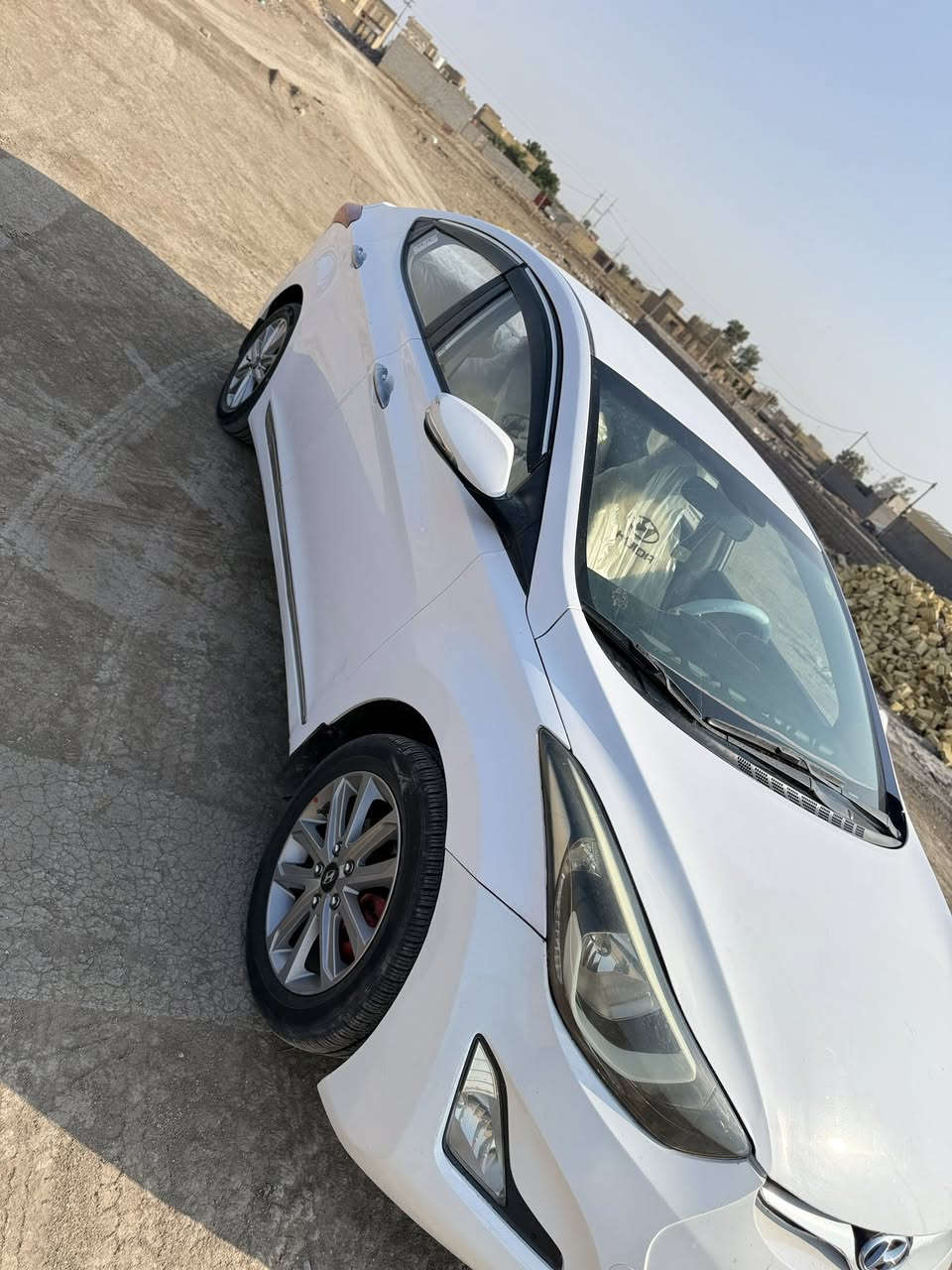 سلام عليكم النتره 2016 خليجيه بيه صبغ بل بنيد والجملغ ضربه بسيطه السياره مكينته 1800 دوش سنويه 29السياره خير من الله محرك وكير وكشرته حلو السياره موً فول نص موصفات السعر 122 وبيه مجال ***********مكاني ناصريه مركز
