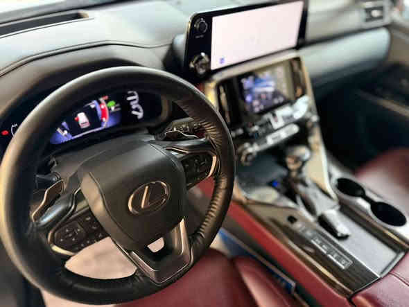 Lexus 2022 🎌 platineum 
لكزس 2022 🎌بلاتينيوم 
فول ١/١ 
تغليف كامل المركبة ppf 
عداد المسافة المقطوعة 40000 K/M 

📍بغداد شركة ابو ظبي چكوك قرب بوابة الكاظمية 

0771 811 1145

0781 844 4044 📞
