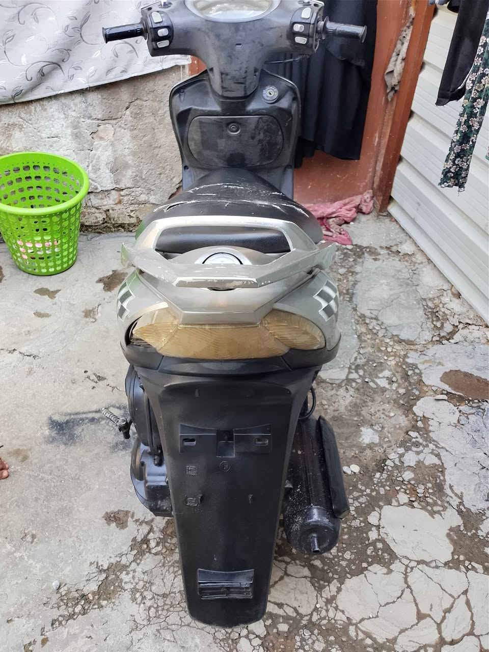 السلام عليكم دراجه 140 سلف هندر شغال 300 بيه مجال  العنوان بغداد شعله رحمانيه هذه رقمي واتساب تصل ***********
