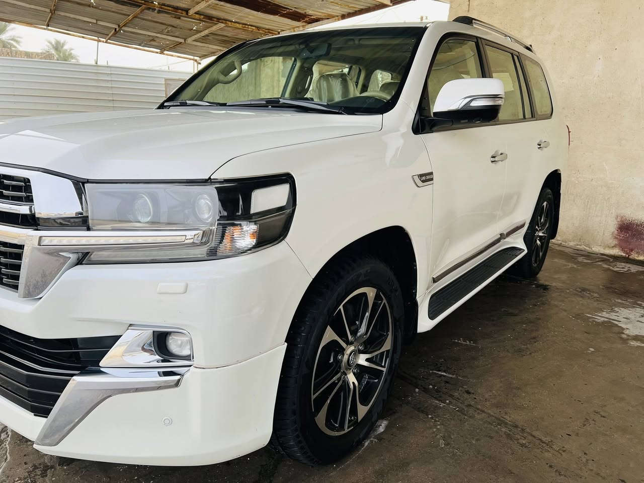 السلام عليكم البيع لاندكروز موديل 2016 كفاله عامه من الصبغ  ول تبديل بيهه بارد بصيط ماشيه 114 تخم تاير جديد تغليف بيديف وصيانه كامله من كلشي السياره جديده بمعنه الكلمه رقم جديد بغداد السعر 460 $ مكان بابل  ***********
