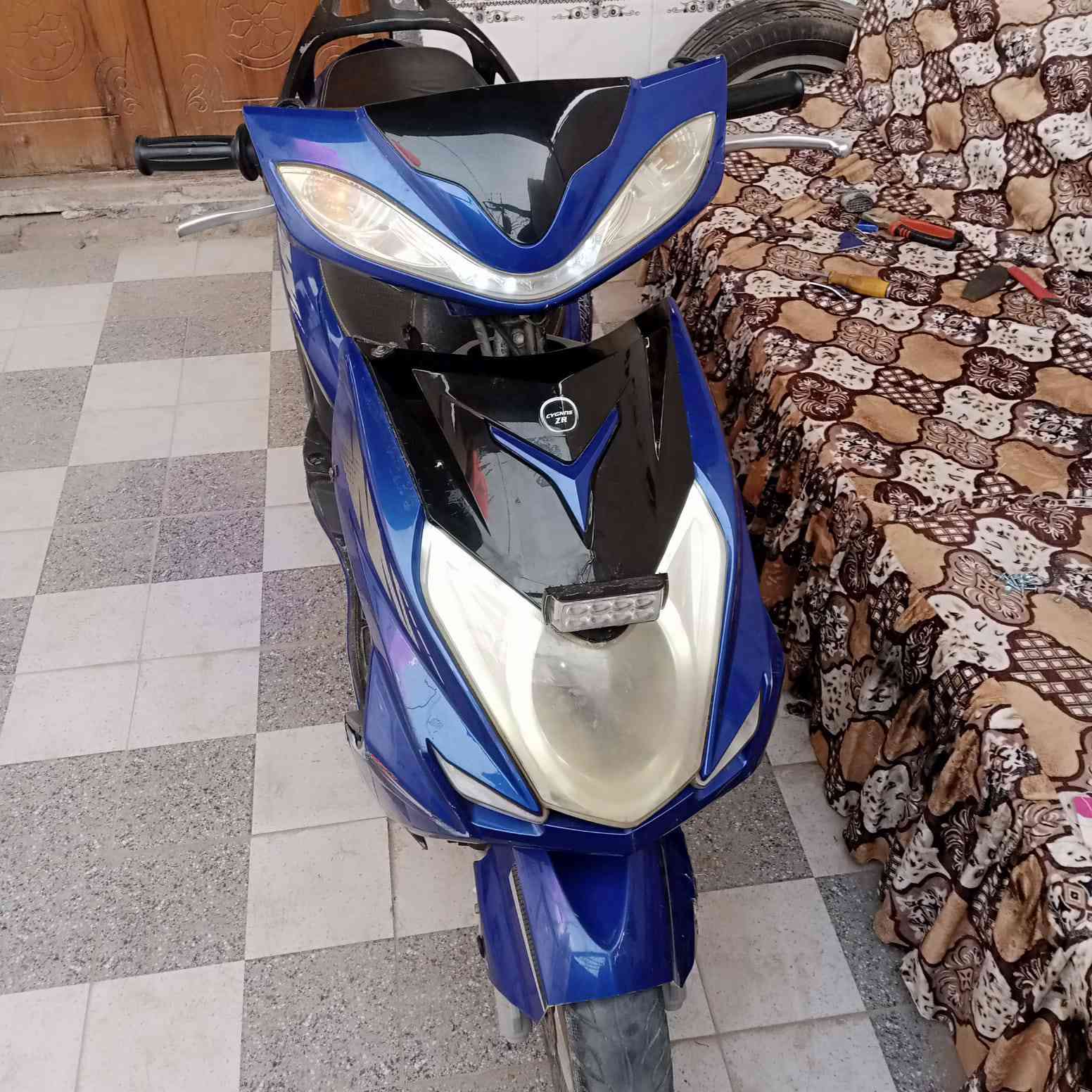 دراجه سكنس صيني مجفته قبل اسبوع السعر 400  كهربائيات كلهه شقاله سلف هندر العنوان القرنه الشرش شلهه الحسن قرب مطعم انوار الديرة الرقم بس وا تساب ***********
