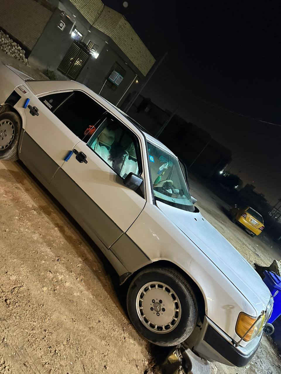 السلام عليكم
مارسدس دب موديل 96
رقم انبار جاهزه من تبريد حداديه كهربائيات كلش نضيفه 
المالك بل نجف ***********
