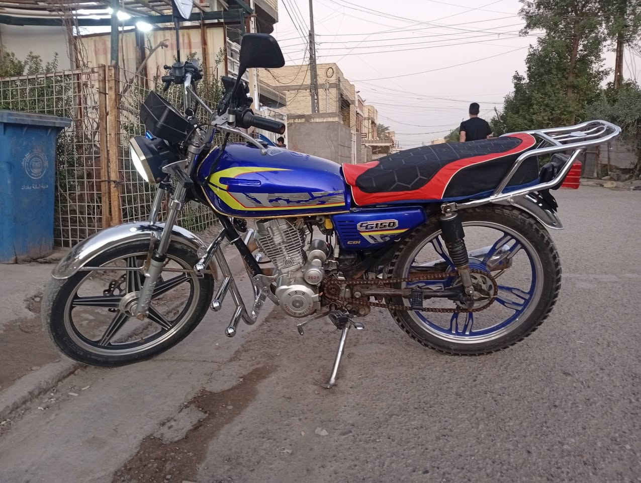 السلام عليكم دراجه سونك موديل 24 نضيفه كلش برغي ما مفتوح بيهه تجي وتشوف بعينك السعر 550وبيهه مجال مكاني بغداد الشعب ***********
