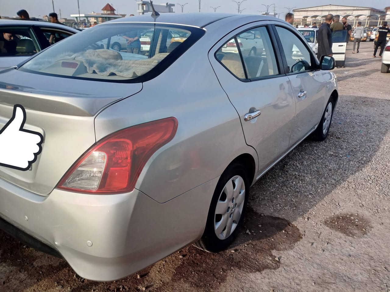 السلام عليكم
نيسان صني هندي ابليته زرقاء وأرد خليجي 
موديل 23 سنويه 30،،،، وكالة بسمي سعر 112
بيهه صبغ مداكر خلفي مع باب خلف السائق 
العنوان أبي الخصيب الصنگر *********** واتساب موجود تحياتي للجميع
