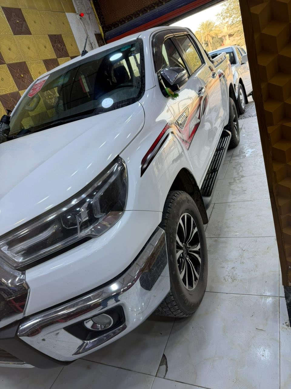 سلام عليكم
تيوته هايلوكس فورويل 2021 
مكفوله كفاله عامه 
رقم رابيل تحويل او وكاله حسب المشتري 
ماشيه 185الف
سعر 268 وبيه مجال بسيط للشراي  
***********
***********
***********
