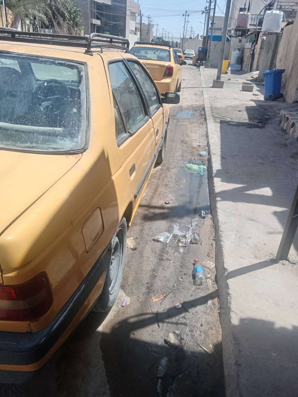 بيجو ٤٠٥ بسمي سنويه جديده سياره تشتغل بدي شوف العين دوخل تعبانه سعر ١٧ ورقه هاتف***********
