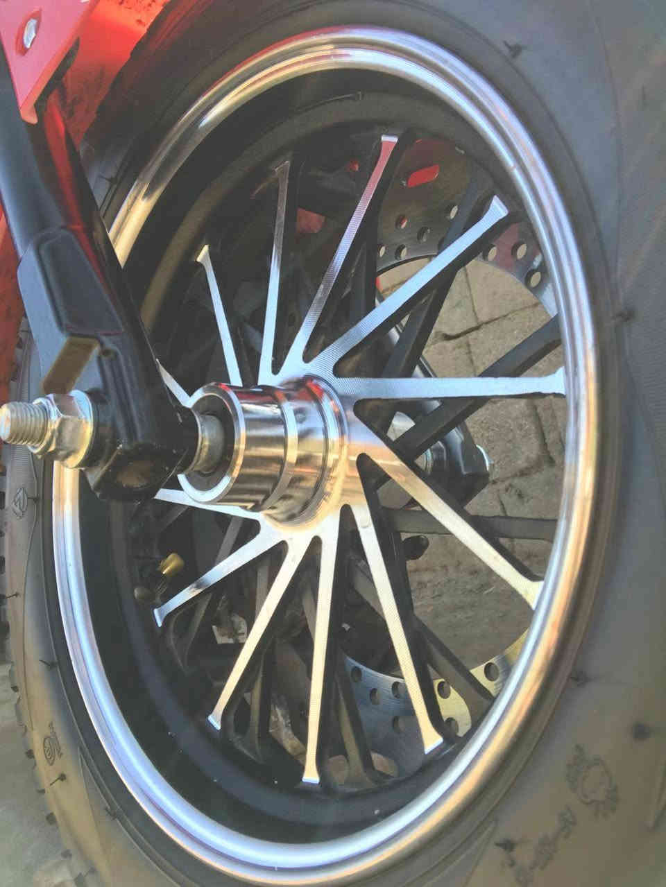 السلام عليكم 
دراجه R900
نوع الشركه ريان
بطاريات خمسة دبل ريان اصلي 28امبير
3نمر سرعه 85 كله حقيقي شرط 
دراجه رياضيه بل كامل من دبلات ودسكات
حجم الملف 1800 
بريك امامي خطين
دراجه غنيه عن التعريف
مديل 2026
السعر 550 وبيه مجال قليل 
الرقم *********** 
المكان بصره شط العرب تنومه
