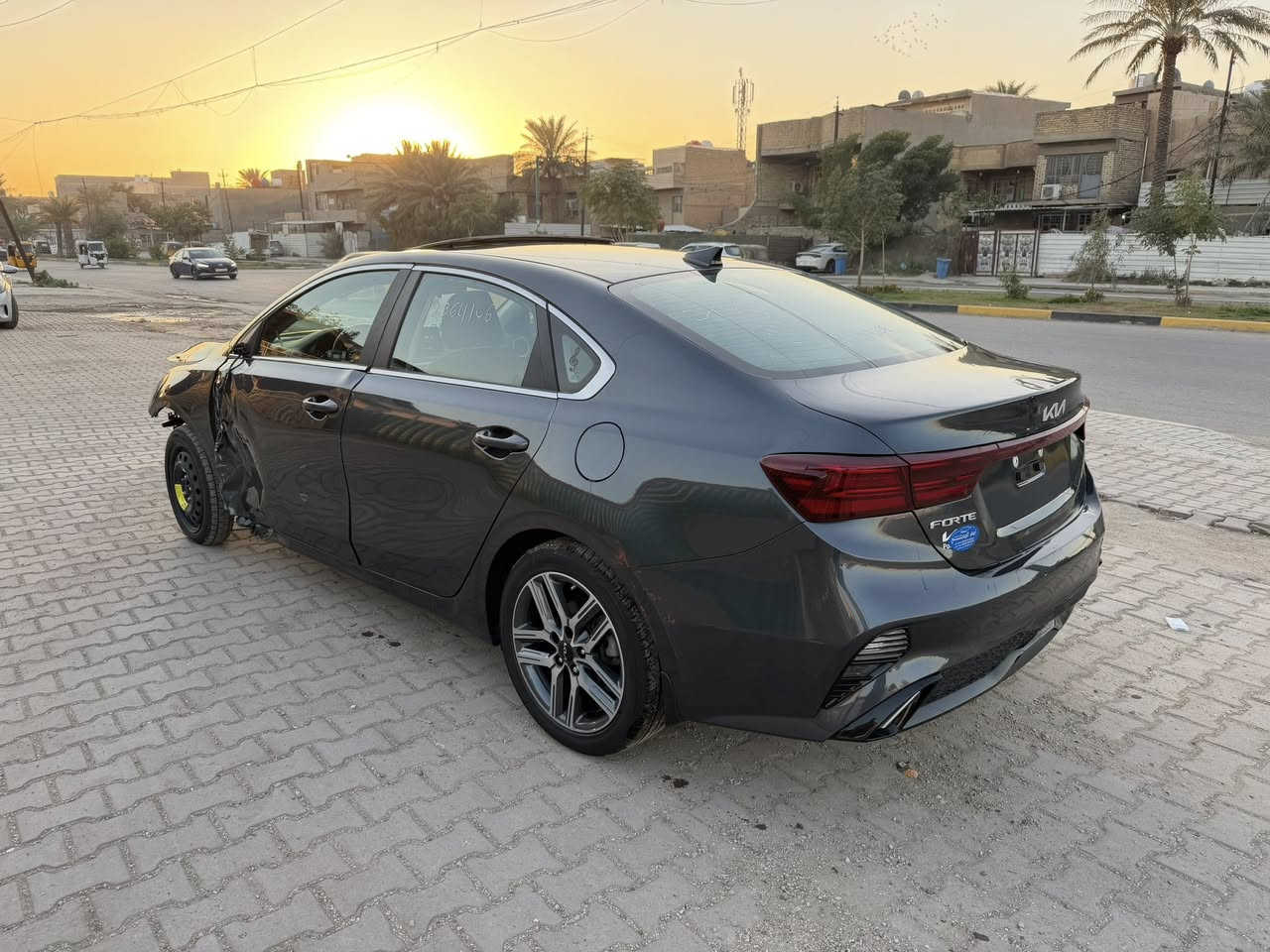 كيا فورتي 2024 دخول جديد منفيست بأسمي محرك 2000 دوش حادثها موضح بالصور مواصفاتها (فتحه سقف _ قطعتين تبريد_ اشاير بالمري _ رادارات _ شاحن لاسلكي _ شاشه كار بلي _ تدفئه بالكشنات وبالستيرن _ كاميرا خلفيه دواره _ تنبيه الخروج من المسار _ وباقي المواصفات المعروفه ) 
للبيع فقط على حادثها بدون لوحات 
السعر :108$
العنوان : بغداد 
***********
