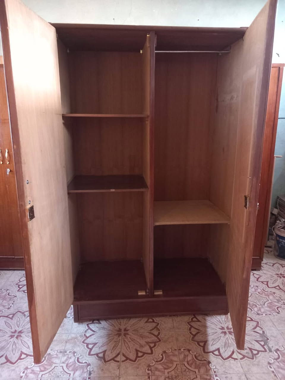 كنتور بابين صاج توصئ الداخل عادي الظهر معاكس عادي. السعر 150 وبي مجال العنوان بغداد الكرخ تقاطع درويش البياع شارع البداله الانتصارسوق اميمه فرع مجمع الرازي ع اليمنه منتصف شارع ع اليسرى خلف مي اور
***********
*********** بغداد, العراق
