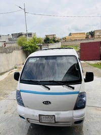 كيا حمل للبيع  موديل 2010  كير ومحرك شرط  تواير وصدر نص عمر السعر 65 و...