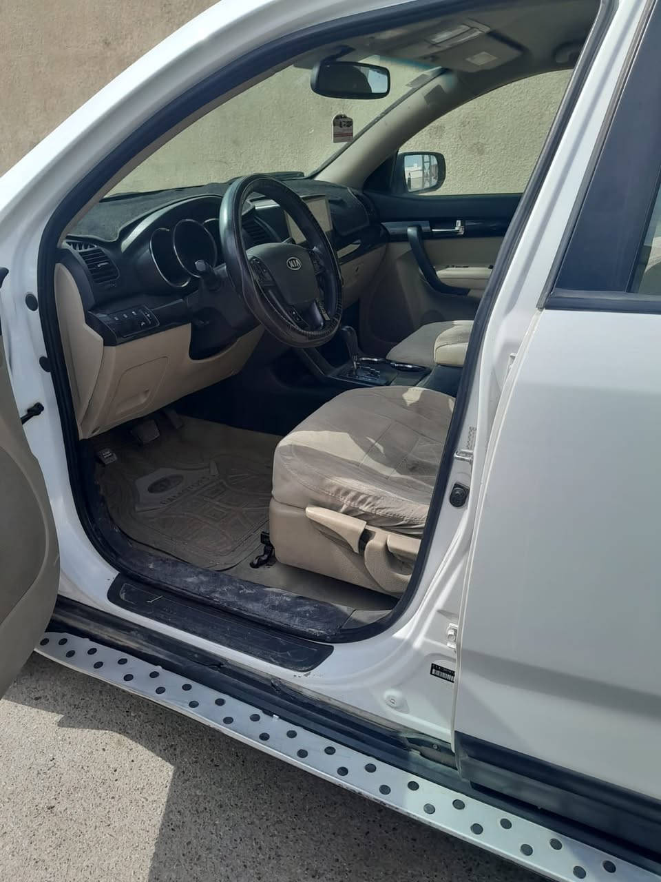 السلام عليكم سورنتو 2011 بيها خمس قطع صبغ كول حزام السيارة رقم ديالى مشروع وطني بيها سونار صدر السياره تعبان محرك 4 سلندر 
سعرها 112 ورقة وبيها مجال 
للأستفسار ‬
***********‬
***********
