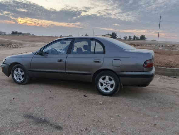 سلام عليكم السعر 25 قفل قفل 
فرخ بطه موديل 1995 سنويه ابيض شرط تحويل كابون بانزين بيها مصبوغه جماليه كير توماتيك المحرك بيها اثر نفخ 
العنوان موصل ناحيه زمار 
رقم الهاتف ***********
