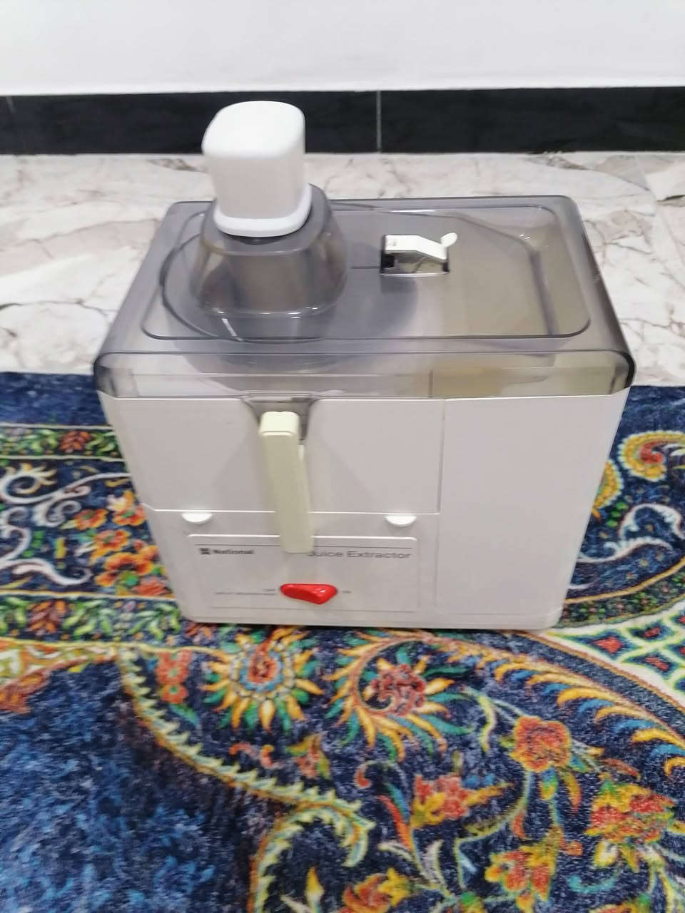 عصاره جزر. ناشنال ياباني  مستخدم. نضافه عاليه


**إذا كنت صاحب هذا الإعلان وتريد حذفه لأي سبب، رجاءا أرسل رسالة إلى الدعم الفني**