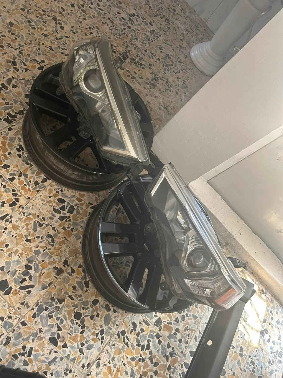 السلام عليكم توفرت دوسات فور رنر
لايت اصلي وكالة جهت السايق زنون اصلي 350$

بك لايت اصلي جهت اليمين 150$

دوسات اصلية SR5 TRD السعر 200 الف


**إذا كنت صاحب هذا الإعلان وتريد حذفه لأي سبب، رجاءا أرسل رسالة إلى الدعم الفني**