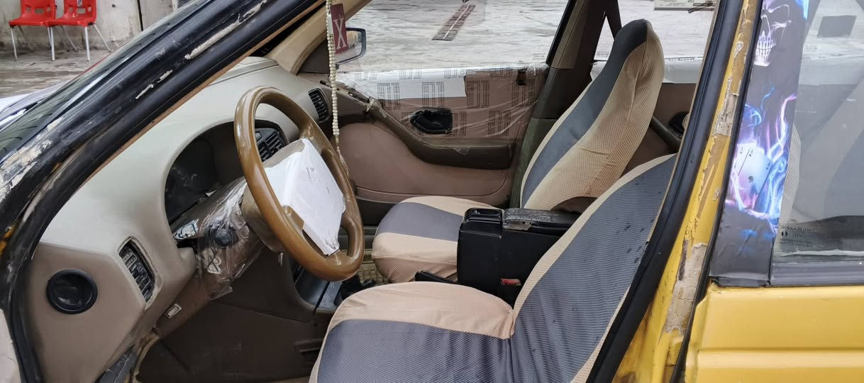 بيجو 405 موديل 2010 مصفر هيئه وغرامه تحويل مباشر هزه جديده مكينه وكير وصدر جدد تبريد ثلج كهربائيات كلها شغاله بيها بس بطاين الباب تعبانات واير كلج بي ثكل مكان السياره الشعب السعر 24 وبيها مجال كلش بصيط حك جيتك ‏‪***********‬‏
