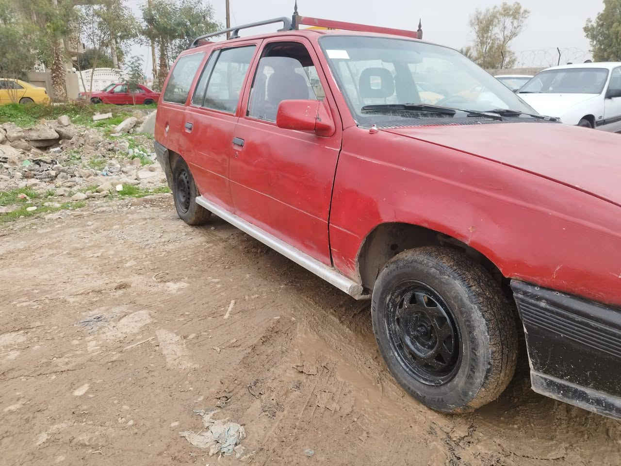 السلام عليكم سياره للبيع كاديت نظيف موديل 91 جير محرك بالشرط سياره رقم صلاح الديناعشائر حكومه والسعر مناسب 12 وبيها مجال حق الجيه واللي يريد يتواصل على رقم الموبايل العنوان كركوك***********
